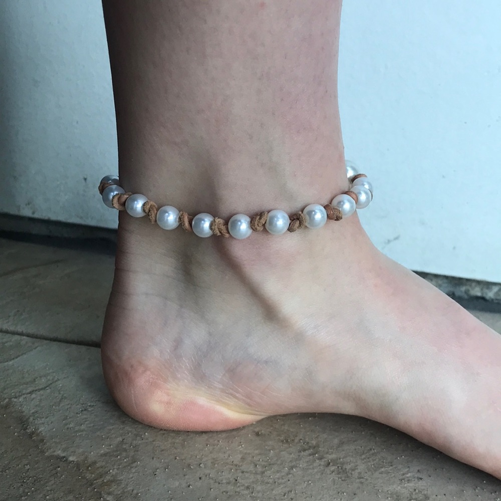 Tan pearl anklet - Picture 2 of 5